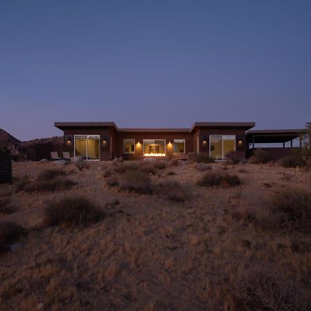 Shelter 2 L A Classic At Joshua Tree Park Entrance Kültér fotó